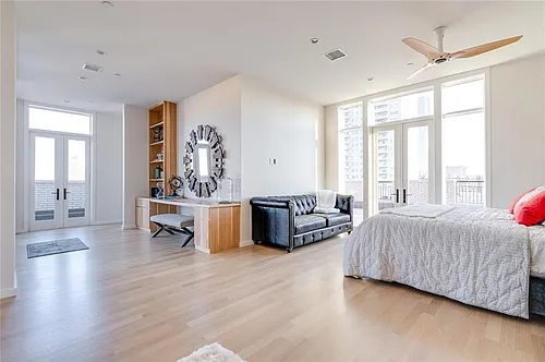 701 N Hudson Ave #500 Photo 1