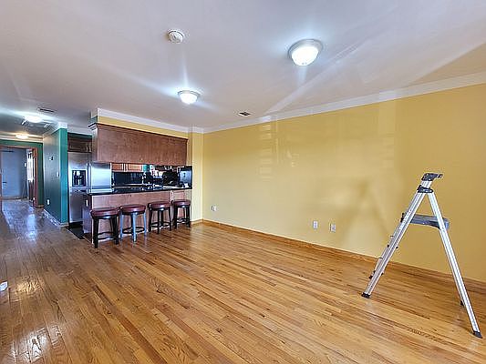 4th image of 442 Sapphire St #3