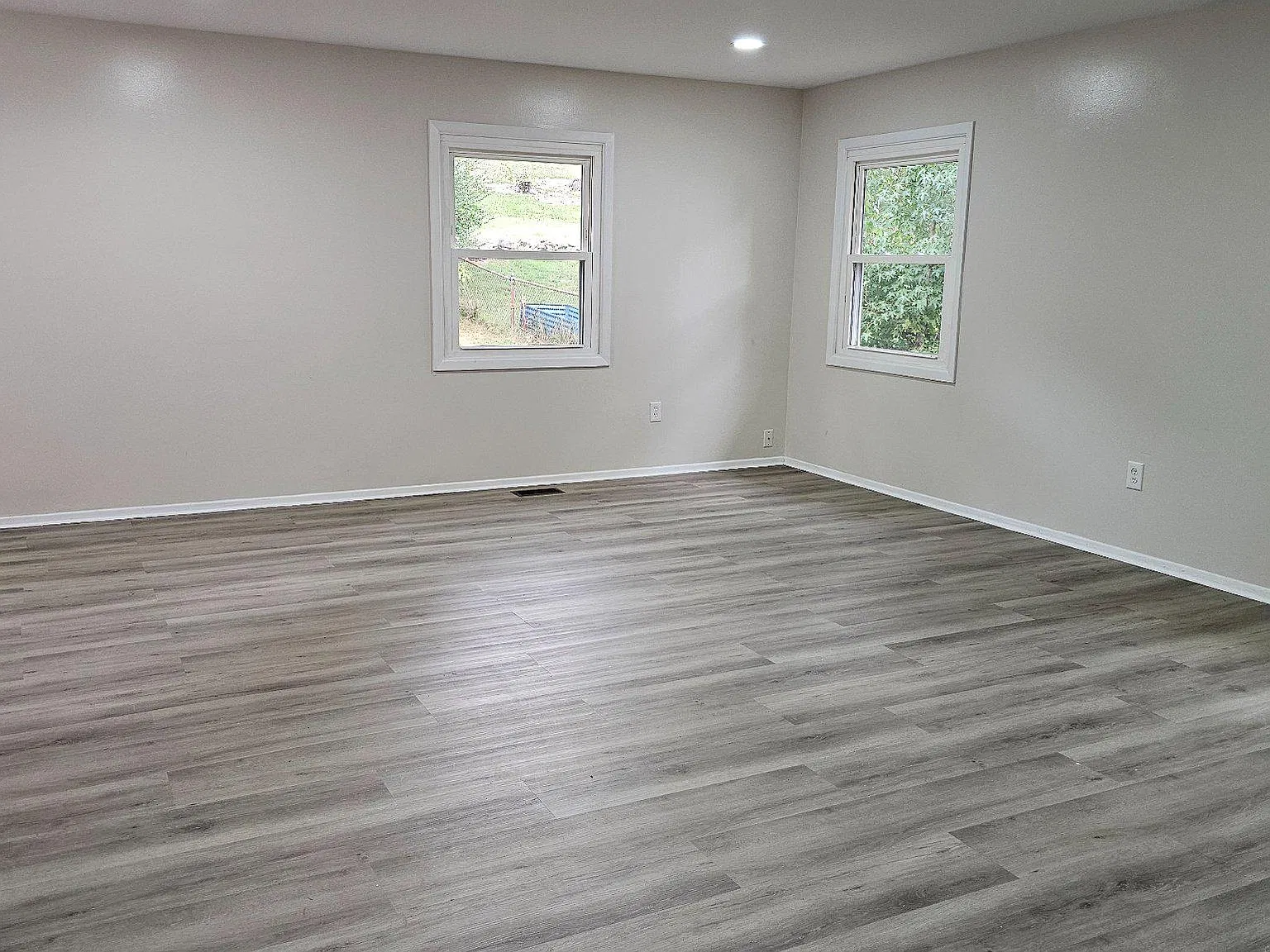 4 bed, 3.0 bath, 2018 sqft, $3,400 — Photo 2
