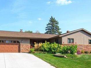 1241 Audubon Rd, Howards Grove, WI 53083