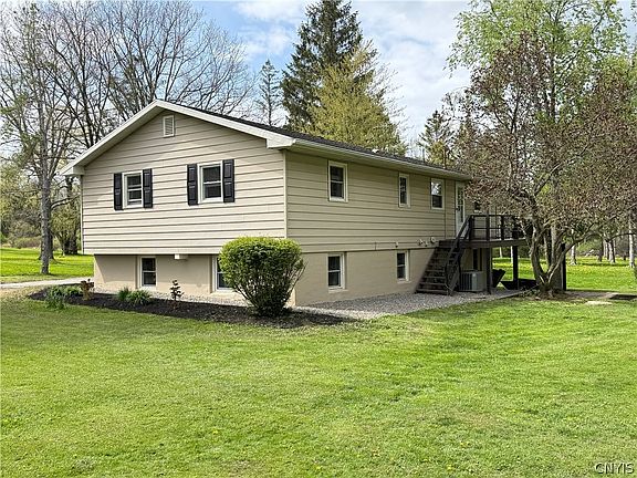 3rd image of 64 Gunderman Rd