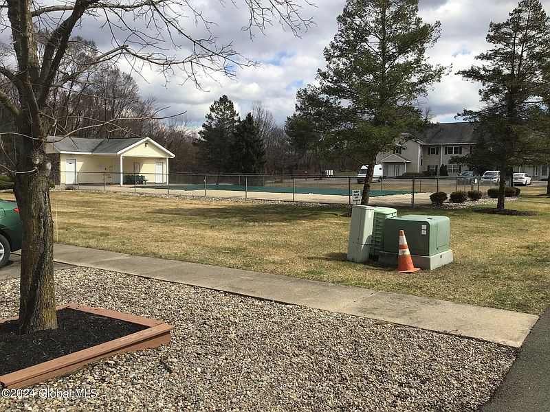3rd image of 801 Greenwich Drive