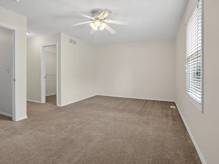 3 Ross Dr #6 — Photo 9