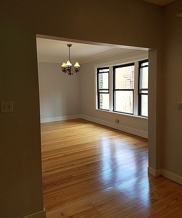 4th image of 5520 S Cornell Ave APT 2N