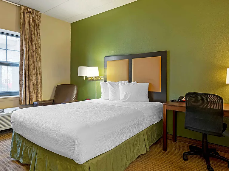 Studio Suite - 1 Queen Bed