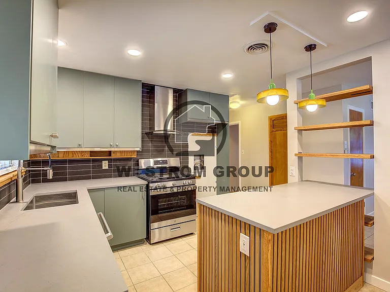 3905 Sanguinet St — Photo 13