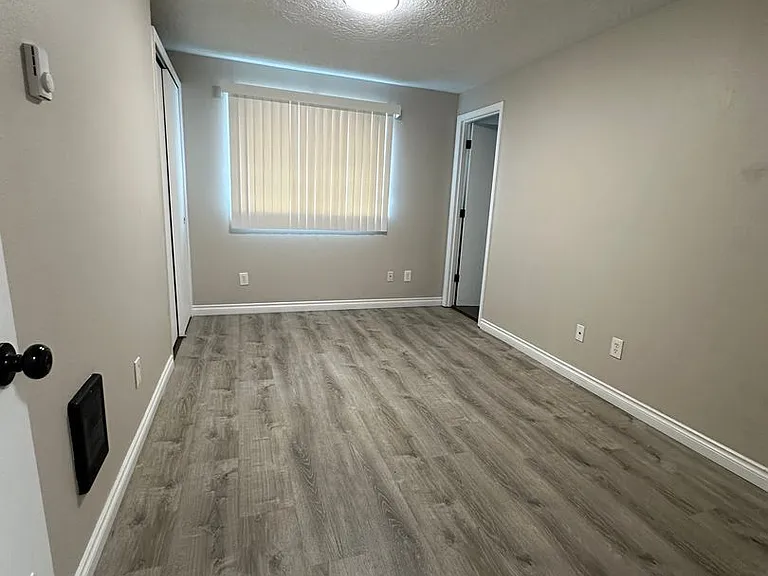 3327 Rockingham Ct NE — Photo 21