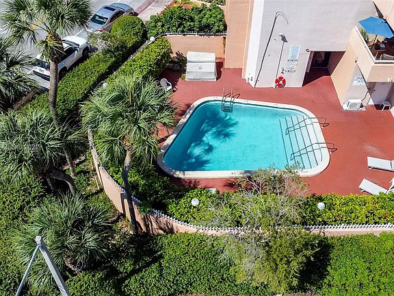 4th image of 8101 Byron Ave APT 312