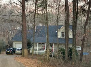 900 Holly Cir, Mount Airy, GA 30563