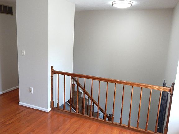 5th image of 308 Alexis Dr