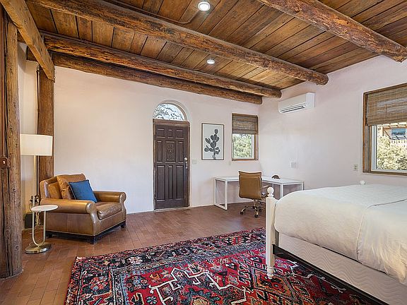 bedroom/office
