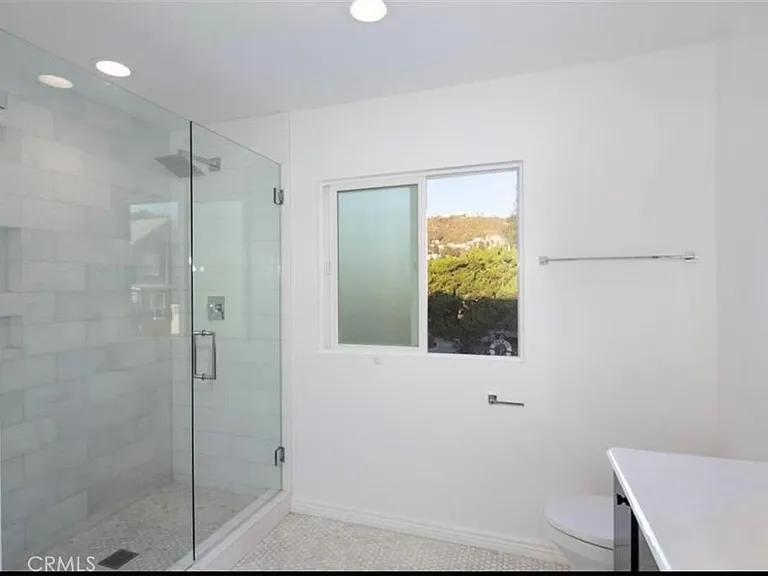 577 S Ramona Ave #E — Photo 28