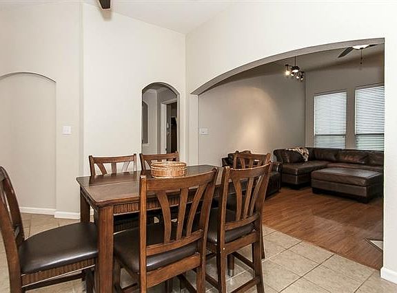 3rd image of 513 Cypress Hill Dr