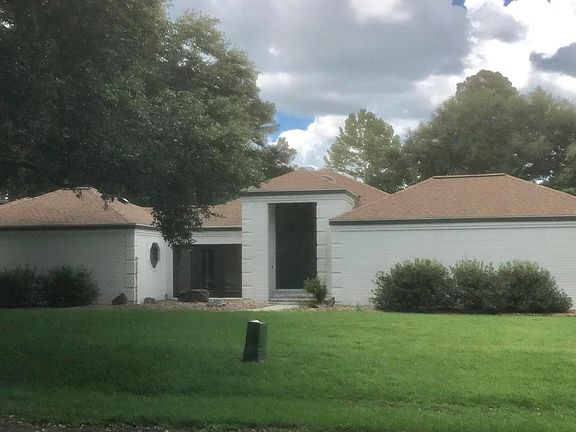 2nd image of 102 Heritage Dr