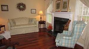 4th image of 152 Forest Edge Dr