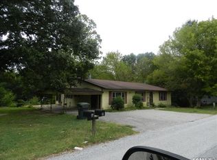 27 Cades Loop Rd, Trenton, TN 38382
