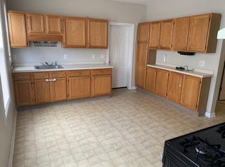 76 Harbor Ave FLOOR 1, Bridgeport, CT 06605