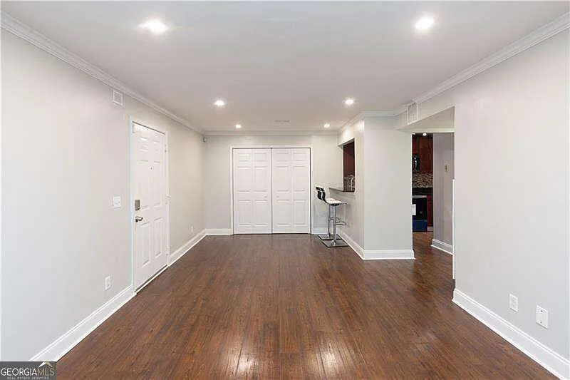 2 bed, 2.0 bath, 949 sqft, $1,850 — Photo 4