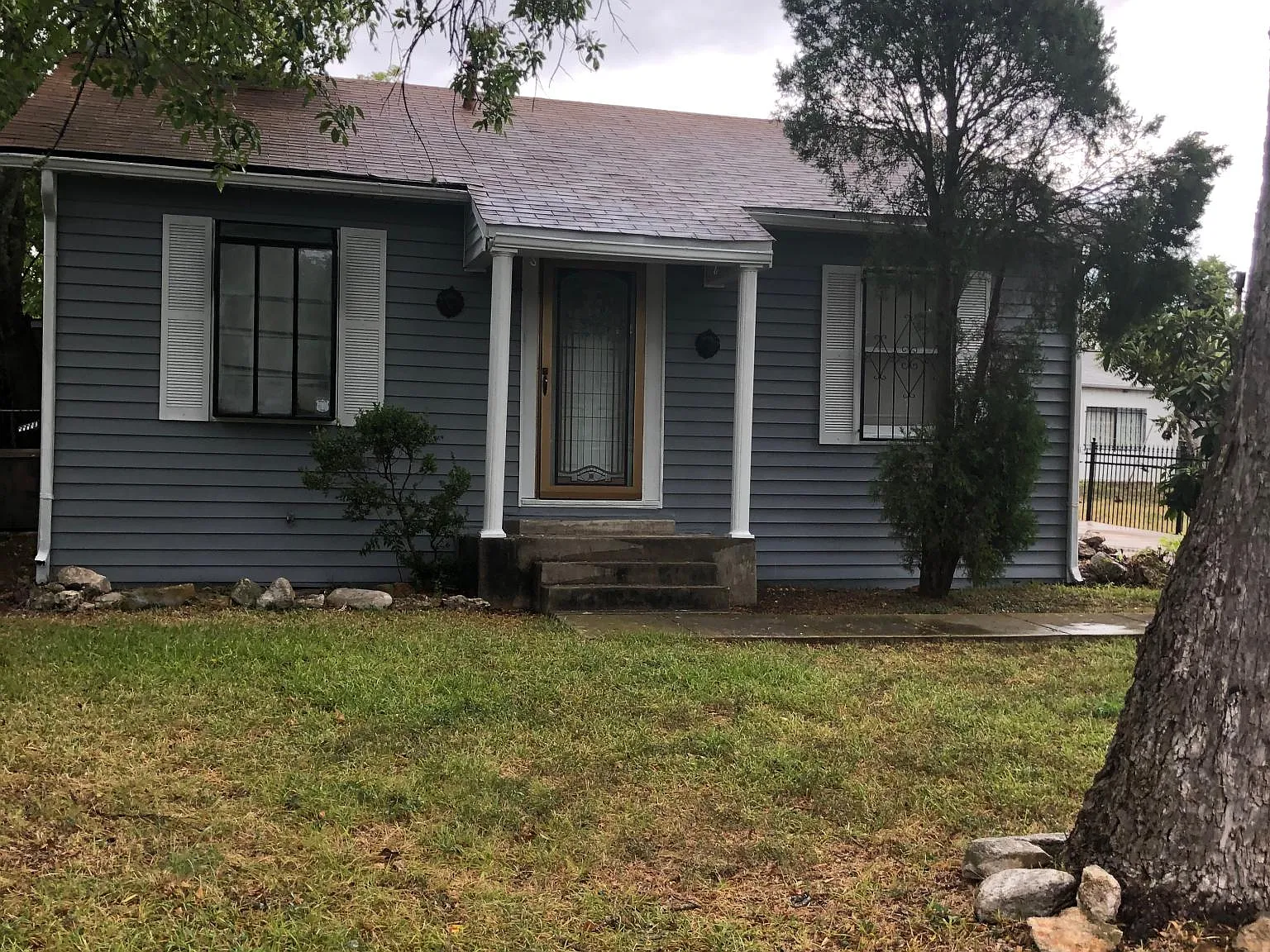 2 bed, 996 sqft, $1,250 — Photo 1
