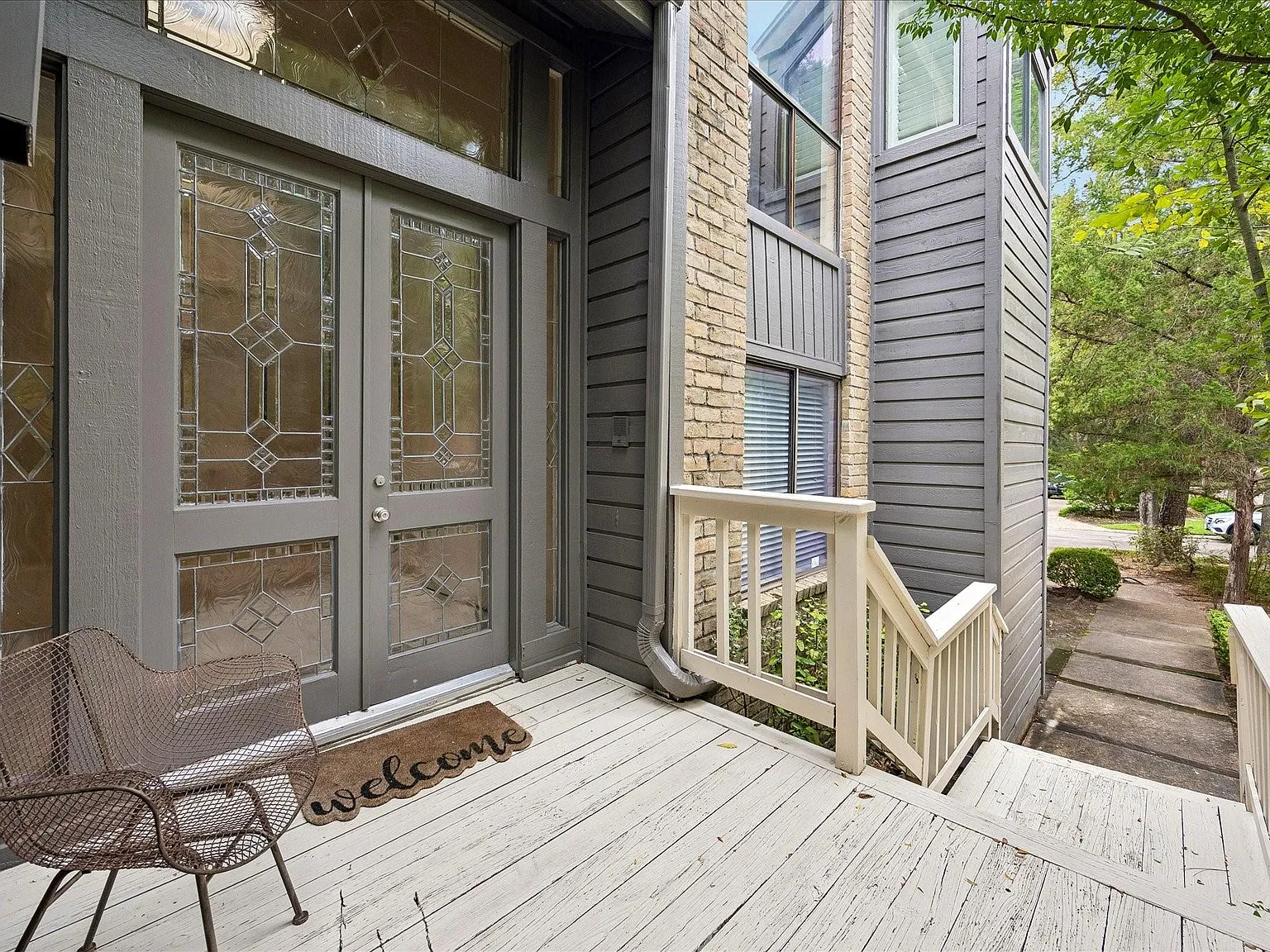 3 bed, 3.5 bath, 3015 sqft, $3,500 — Photo 2