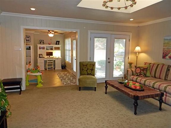 5th image of 9751 Parkford Dr