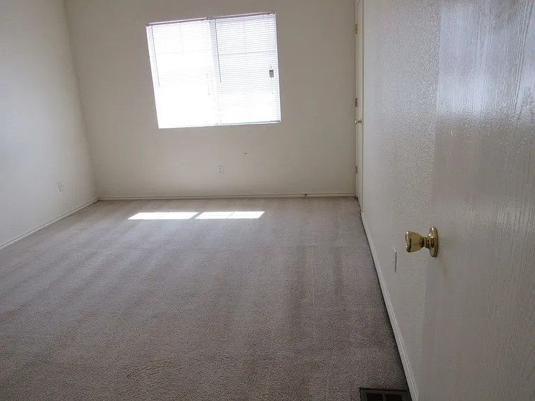 4409 Mattie Dr — Photo 4