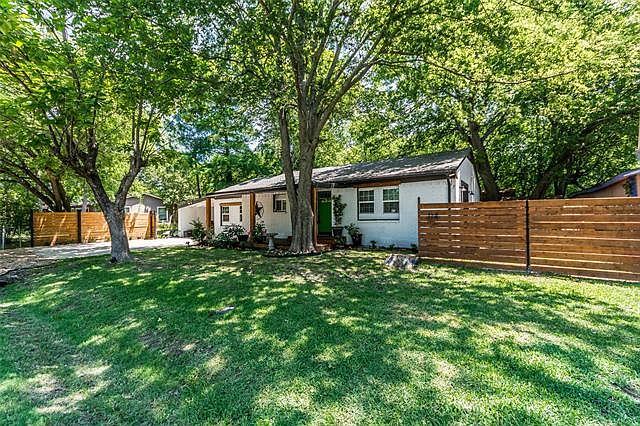 1st image of 114 Park Dr