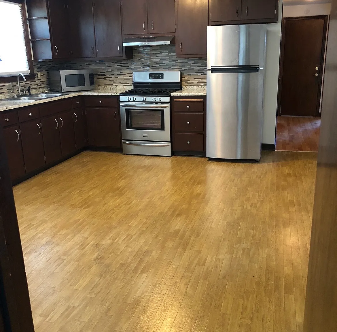 3 bed, 1.5 bath, 1475 sqft, $2,000 — Photo 2