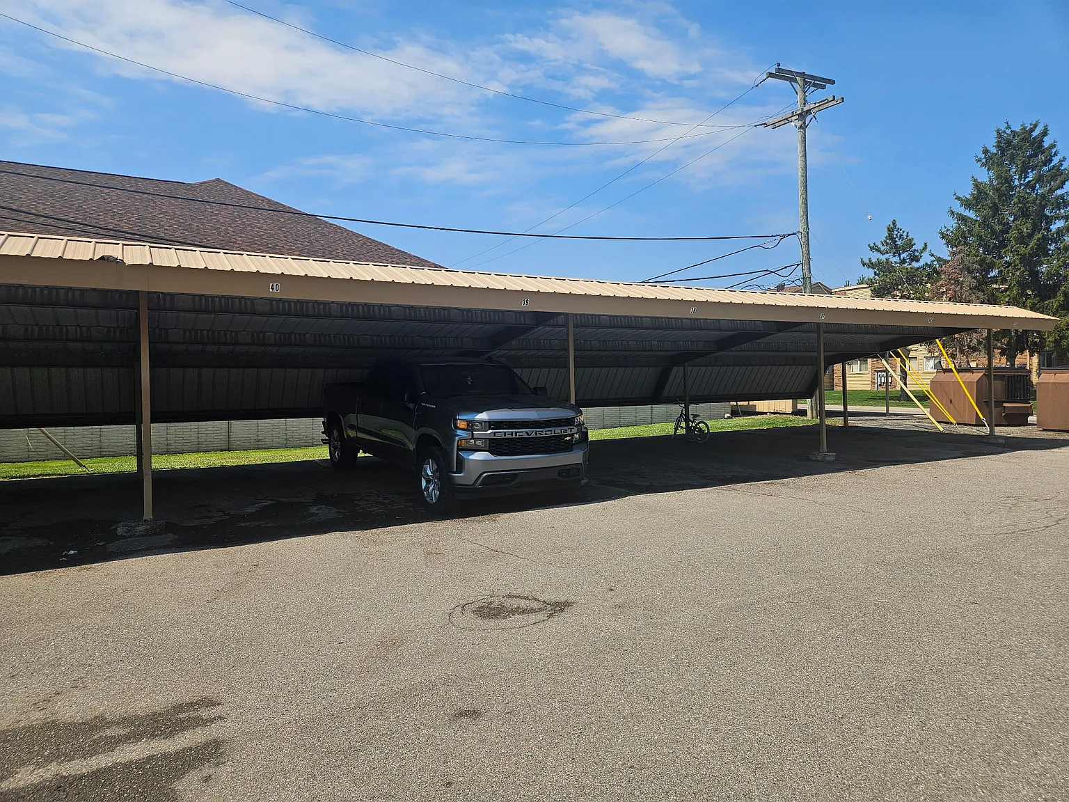 2 bed, 808 sqft, $1,400 — Photo 2