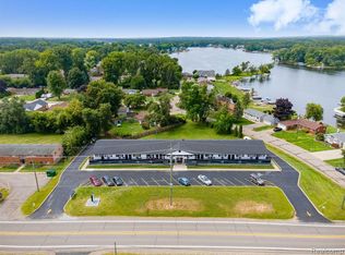 2475 S Commerce Rd #5, Walled Lake, MI 48390