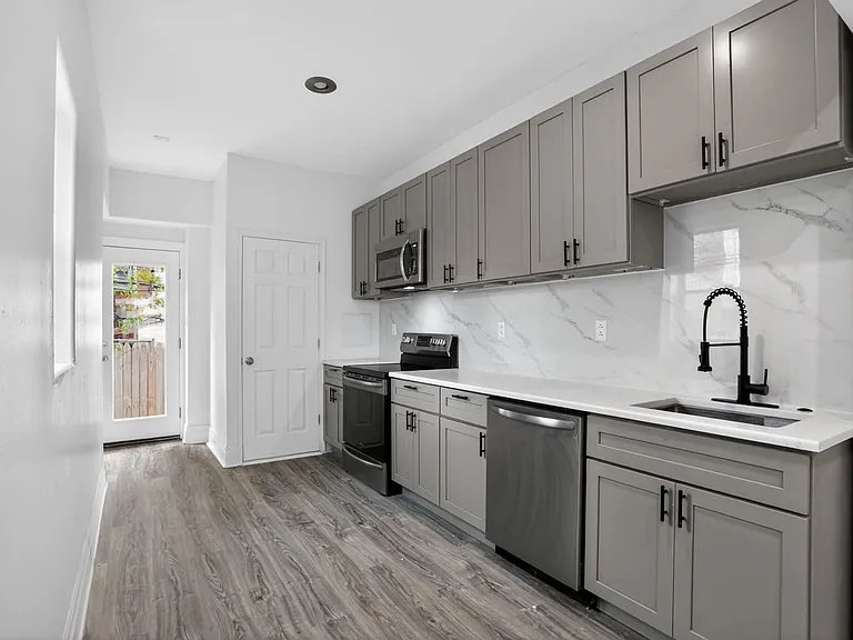 1302 N Dover St — Photo 26