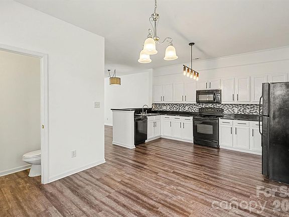 5th image of 4759 Stoney Branch Dr