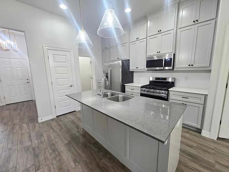 9221 Anaum Ln — Photo 7