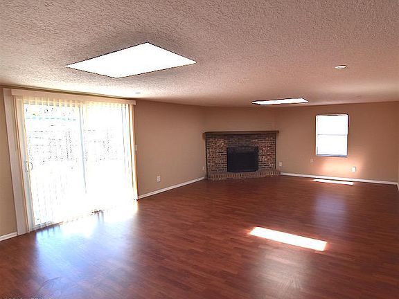 4th image of 7618 Knoll Dr N