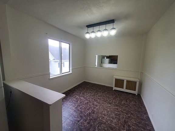 3rd image of 110 Crystal St Floor 2