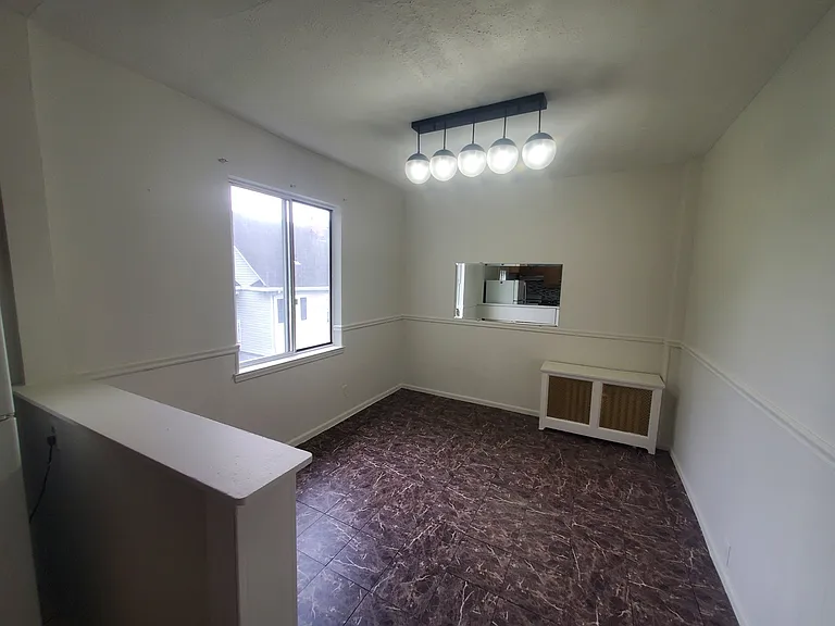 110 Crystal St #2 — Photo 3