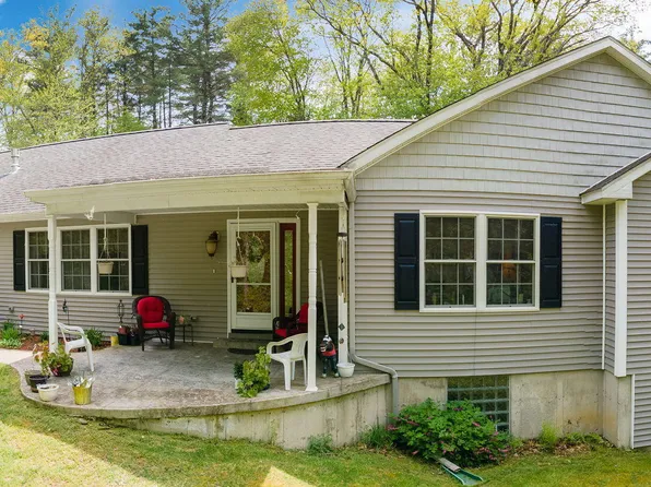 17 Winter Haven, West Sand Lake, NY 12196