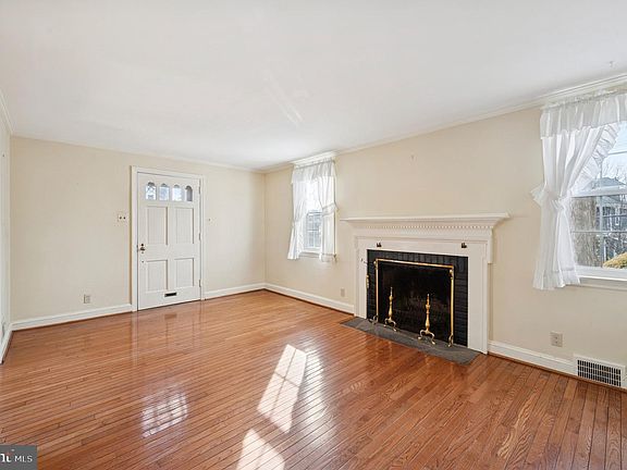 4th image of 201 Barrie Rd