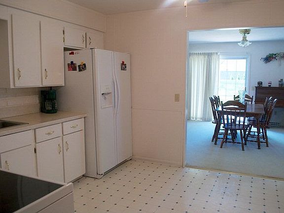 5th image of 419 Willowood Dr E