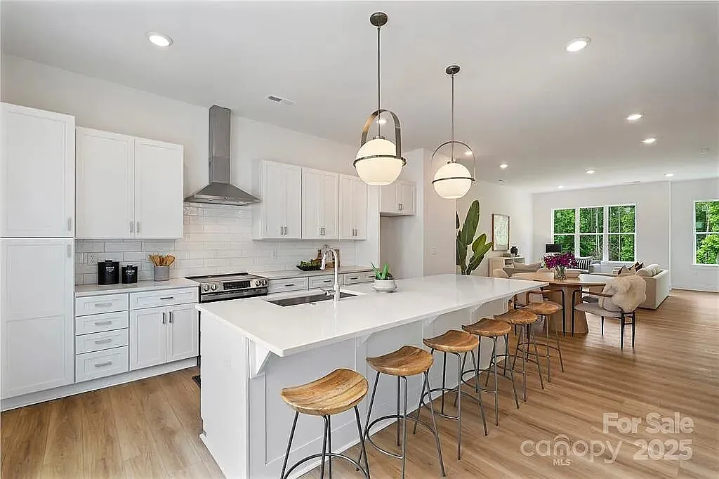 5007 Nimes Road - - — Photo 3