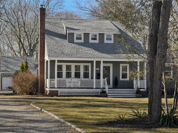 286 New Meadow Rd, Barrington, RI 02806