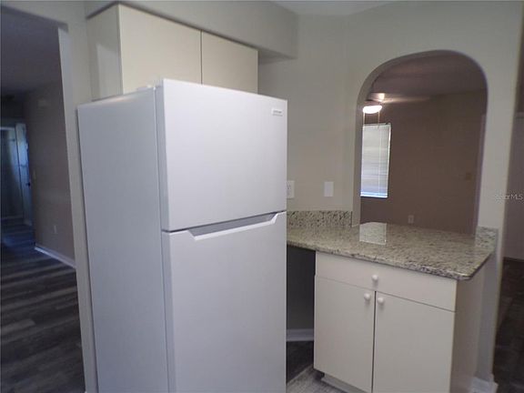 5th image of 1088 Melville Rd #A