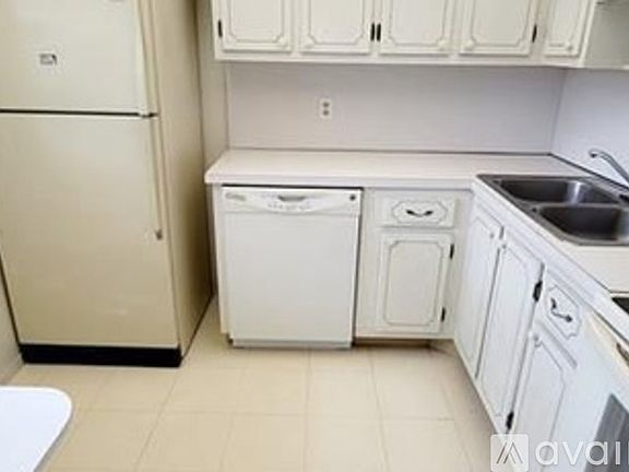 5th image of 2112 NE 1st Way APT 105