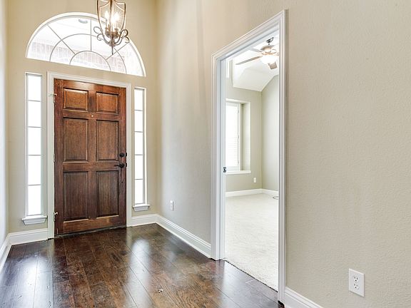 5th image of 523 Southridge Way