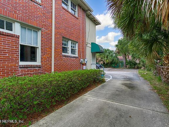 2nd image of 2589 PARK Street