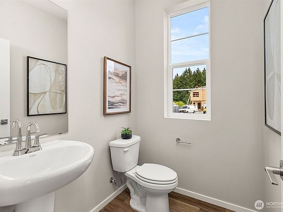 5th image of 19514 15th Avenue E