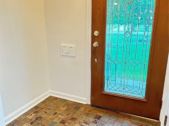3rd image of 9200 Elsmere Dr