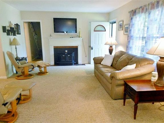 3rd image of 1156 Oakdale Ave