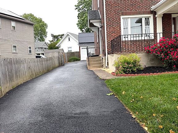 2nd image of 463 Burmont Rd