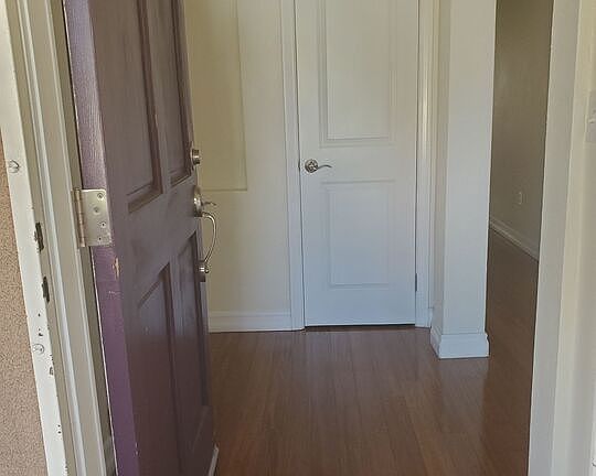 4th image of 552 W 109th Pl